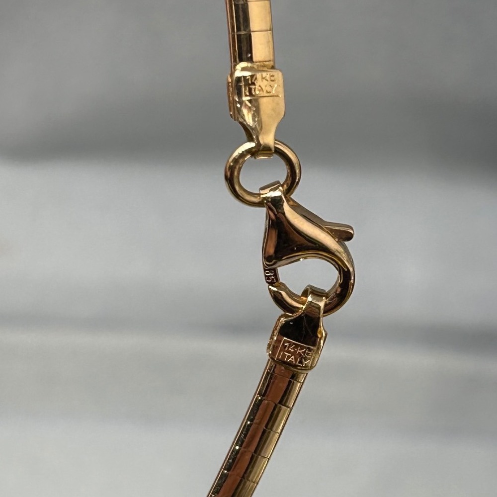 14K Yellow Gold 17" Omega Chain Necklace Pink Inlay Dolphin Pendant 15.6g Italy - Picture 4 of 9